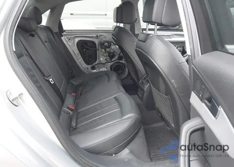 2018 Audi A4 2.0T Premium/2.0T Tech Premium z USA, uszkodzony, nr VIN WAUENAF40JA158273